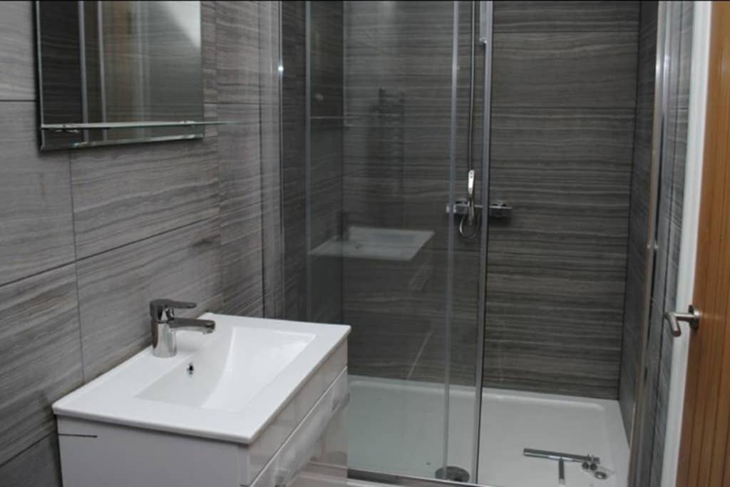 Garland Modern Spacious Apartment, Brentwood 1 Εξωτερικό φωτογραφία