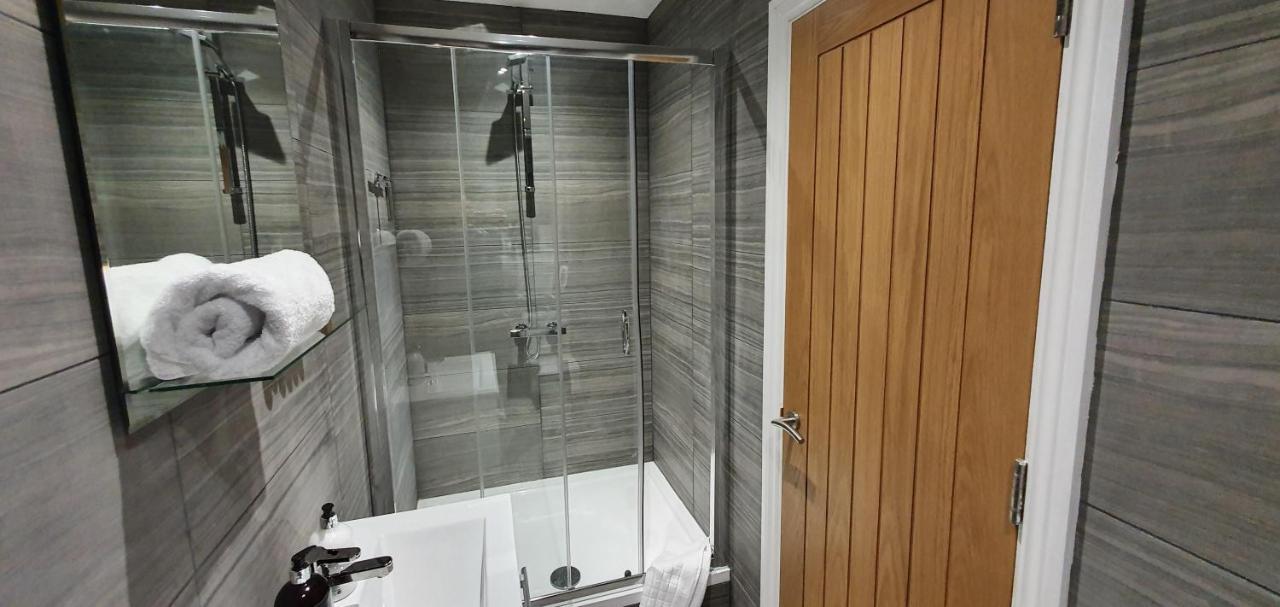 Garland Modern Spacious Apartment, Brentwood 1 Εξωτερικό φωτογραφία
