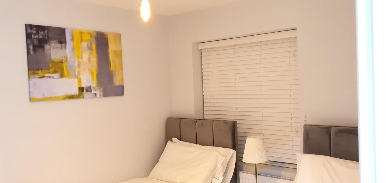 Garland Modern Spacious Apartment, Brentwood 1 Εξωτερικό φωτογραφία