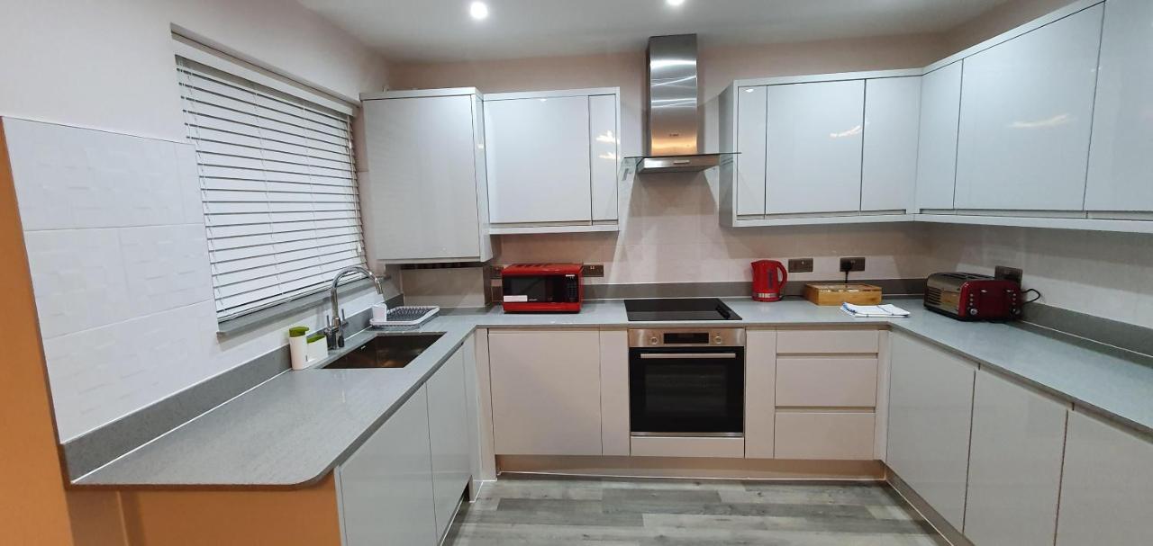 Garland Modern Spacious Apartment, Brentwood 1 Εξωτερικό φωτογραφία
