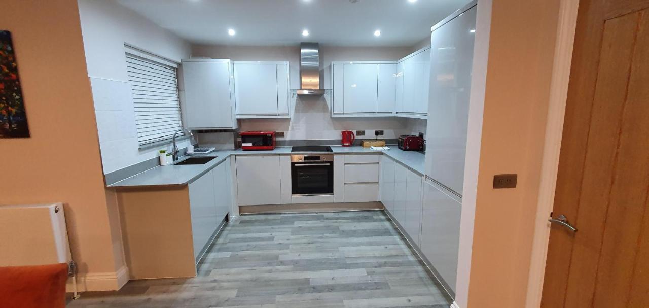 Garland Modern Spacious Apartment, Brentwood 1 Εξωτερικό φωτογραφία