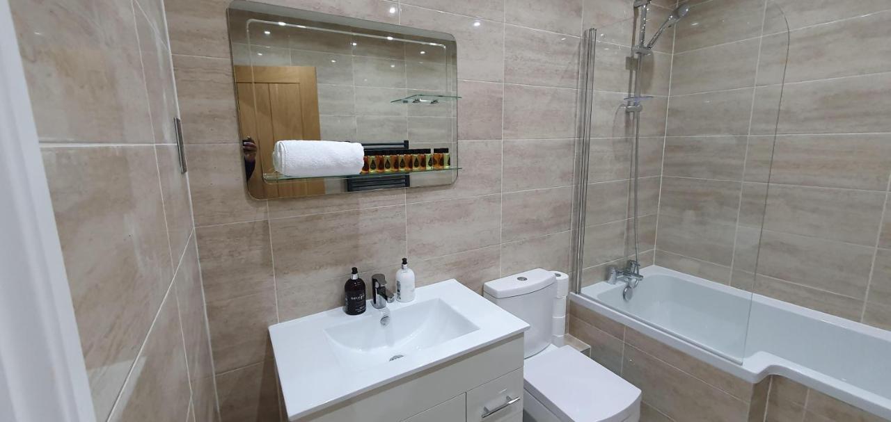 Garland Modern Spacious Apartment, Brentwood 1 Εξωτερικό φωτογραφία