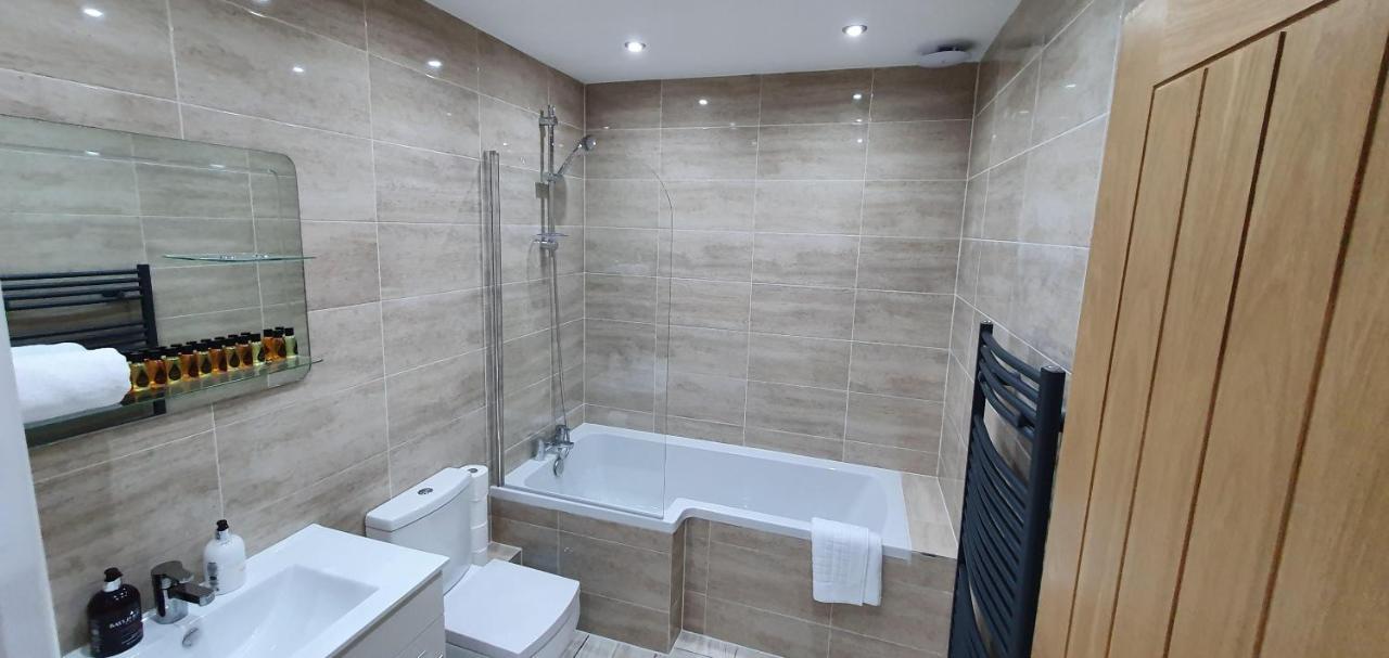 Garland Modern Spacious Apartment, Brentwood 1 Εξωτερικό φωτογραφία