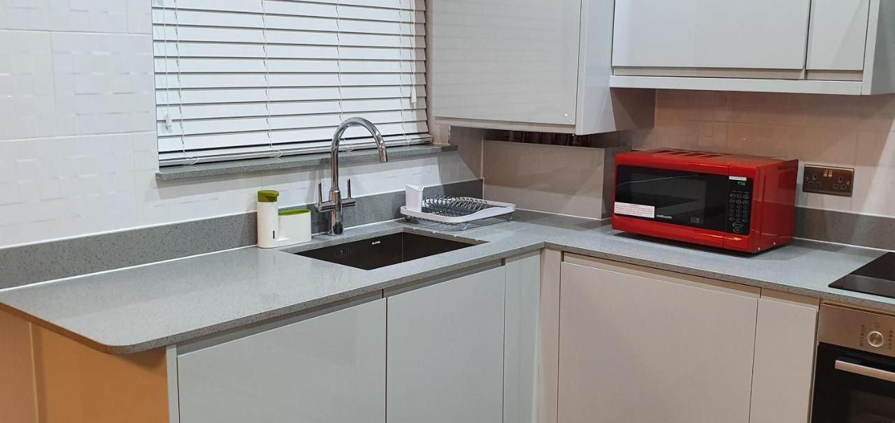 Garland Modern Spacious Apartment, Brentwood 1 Εξωτερικό φωτογραφία